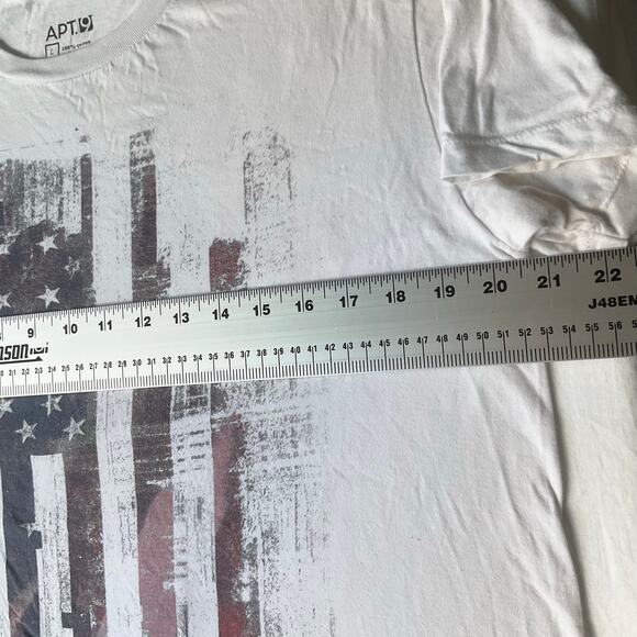 Apt. 9 Men’s Short Sleeve T-shirt size L, White, American Flag - Picture 3 of 8